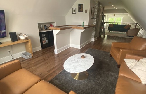 Buffalo Apartamento | Mid century modern home restored from 1920s