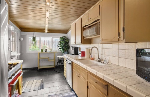 Modesto Casa | Mid-Century Modern Home - Close to Downtown