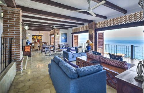 Amapas Apartamento | Mid-Century Modern Condo with Patio and Ocean Views!