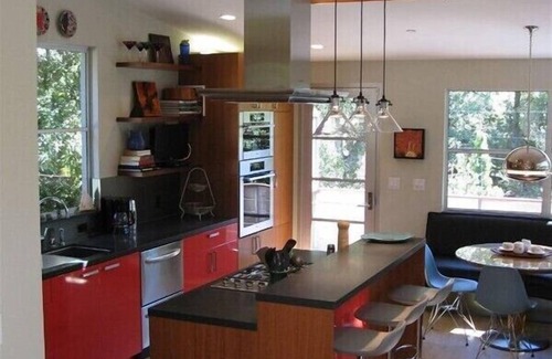 Mill Valley Casa | Hogar inspirado moderno de mediados de siglo