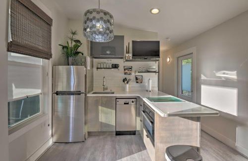 Seagrove Beach Casa | Mid-Century Modern Beach Cottage with Fire Pit!