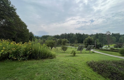 Williamstown Casa | Mid Century Modern home with distant views of Mount Greylock Summit.