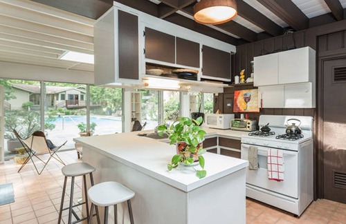 North Stamford Casa | Histórico Mid-Century Modern ZEN House