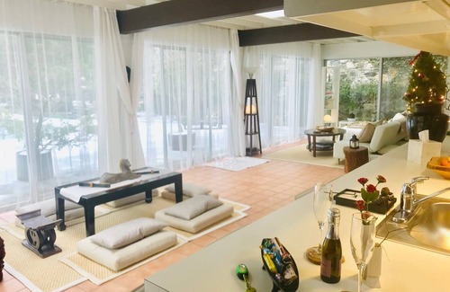 North Stamford Casa | Histórico Mid-Century Modern ZEN House
