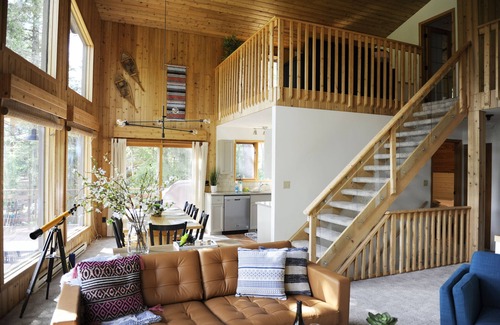 East Kootenay Cabina | Mid Century Mountain Modern Cabin