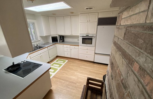 Pleasant Valley Casa | Mid Century private 7 acre property. 20 min from central PDX