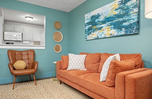 Mobile Apartamento | Mid Century Remodeled Suite in Midtown – 20A
