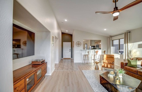 San Tan Valley Casa | Mid Century Themed Home on the Golf Course