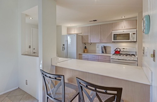 The Rose Garden Condominio | Condominio Wexler de mediados de siglo en The Rose Garden