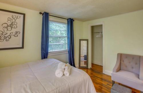 Wilmington Casa | Mid-Century Wilmington Cottage