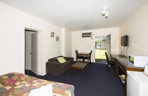 Mackay Hotel | Mid City Motor Inn