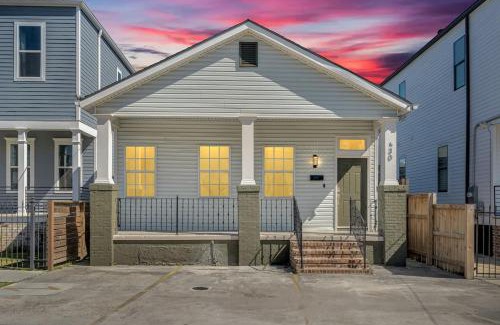 Treme Casa | Mid-city Oasis Private Fire Pit Retreat