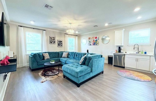 Tulane - Gravier Casa | Mid-City Townhouse | Steps to Canal Streetcar
