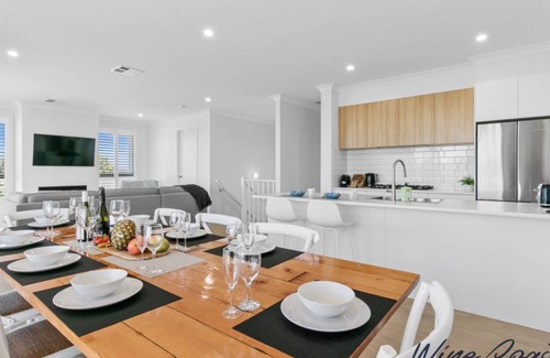 Port Noarlunga South Casa | Mid Coast Surf & Vines by Wine Coast Holidays