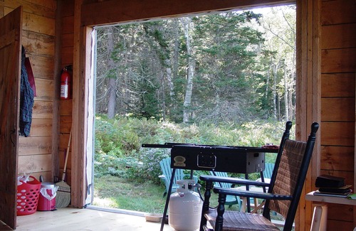 Isle of Springs Cabina | Mid-Coast Maine Island Boathouse: el sueño de un kayakista.