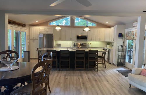 Pleasure Point Casa | Mid-lake spacious cottage w/amazing views, deep water, protected swimming area.