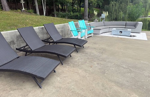 Pleasure Point Casa | Mid-lake spacious cottage w/amazing views, deep water, protected swimming area.