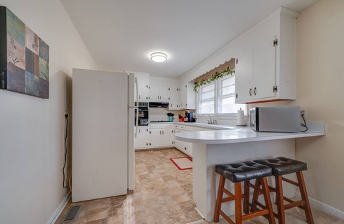 North Newport News Casa | Mid Peninsula - Easy access to everywhere you want to be!