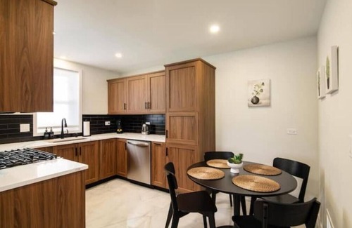 Bridgeview Casa | Mid-Term 4Bed/2Bath, 2x King Beds, 2x Queen Beds