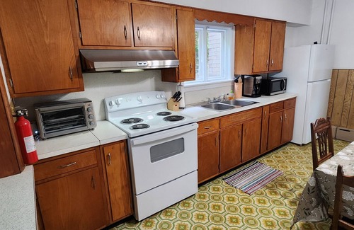 Johnstown Casa | Discount 25% mid-term rental (30 days). Spacious 3 BR house in great location.