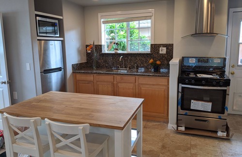 Clairemont Apartamento | Mid Term Rental:Stylish Studio, Centrally Located in Quiet Safe Neighborhood
