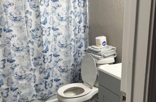 Brownsville Casa | Mid Town Brownsville 3 bed/ 2 bath