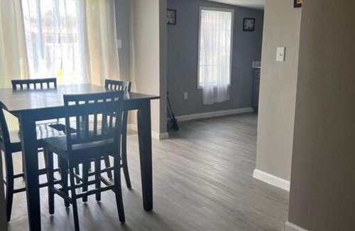Brownsville Casa | Mid Town Brownsville 3 bed/ 2 bath
