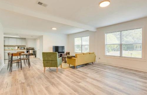 Mobile Casa | Mid-Town Cave for 6 Guests 3 Bedroom 1 Bath