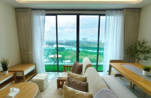 Central District Apartamento | Mid Valley CIQ Lake View 3Bedroom Muji Style