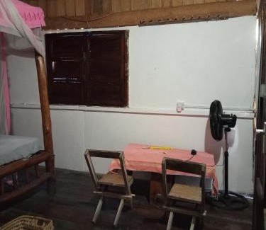 Gede Cama Y Desayuno | Mida Creek Eco Camp - cottage house
