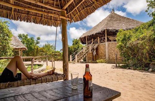 Gede Cama Y Desayuno | Mida Creek Eco Camp - relax in cosy cottage