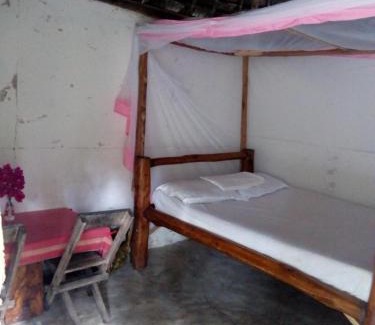 Gede Cama Y Desayuno | Mida Creek Eco Camp - relax in cosy cottage