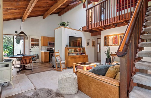 Monte Rio Casa | Midcentury Modern, Pet Friendly, Hot Tub!