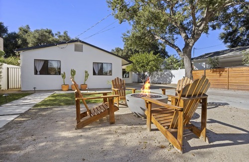 Meiners Oaks Casa | midcentury ranch home in peaceful oak grove