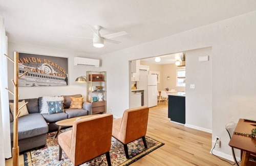 Fort Collins Casa | “MidCentury Revival” 1.5 miles to Canvas Stadium
