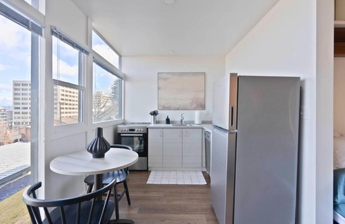 Cliff - Cannon Apartamento | Midcentury Stay w Free Parking