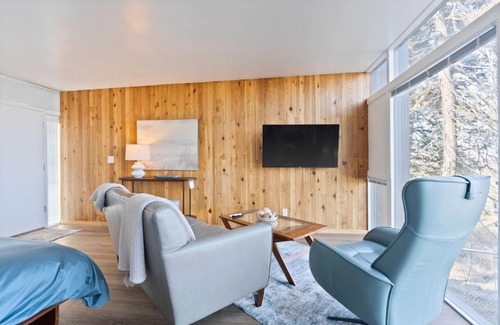 Cliff - Cannon Apartamento | Midcentury Stay w Free Parking