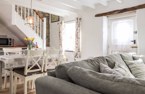 Newport Cabaña | Middle Cottage, NEWPORT, PEMBROKESHIRE