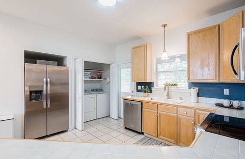 Milton Casa | Middle Of Town, Pet Friendly