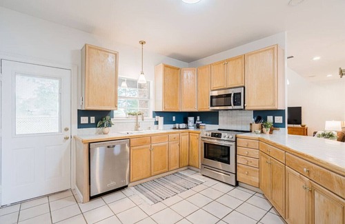 Milton Casa | Middle Of Town, Pet Friendly