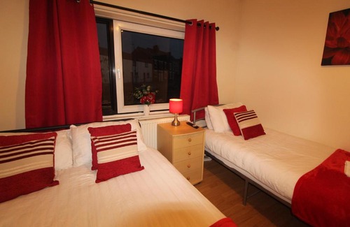 Chesterfield Casa | Middlecroft House Staveley by Smart Corporate Stays