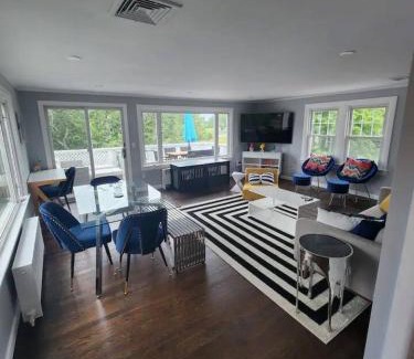 Newport East Apartamento | Middletown Modern Apartment - RIBryan Property