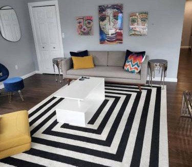 Newport East Apartamento | Middletown Modern Apartment - RIBryan Property