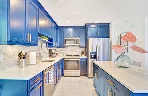 Coral Shores Casa | MidMod -BoHo Glam! Managed by BNR Vacation Rentals