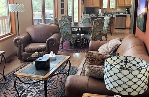 Rapid City Casa | Midnight Blu Beautiful home close to Lake Pactola