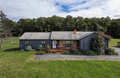 Callicoon Casa | Midnight Meadow Retreat, Serenity in the Catskills