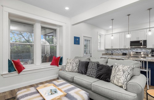 St. Louis Casa | Midterm Rental* 1 Mi from Wash U* Pet Friendly