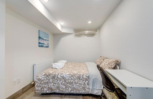 Oakwood Village Apartamento | Midtown 2 Bedroom Apartment