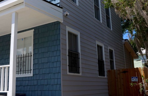 Metropolitan Casa | Midtown 2 Stories, Elegant & Comfortable, Newly Renovated Historic Home nearSCAD