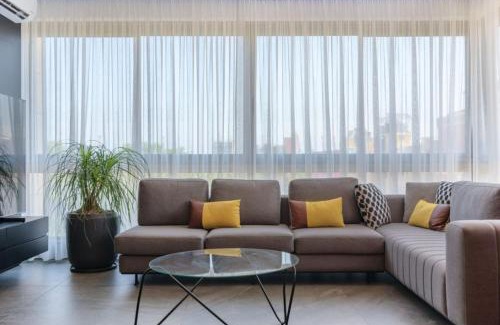 Beirut Apartamento | Midtown 3BR in Mar Mikhael